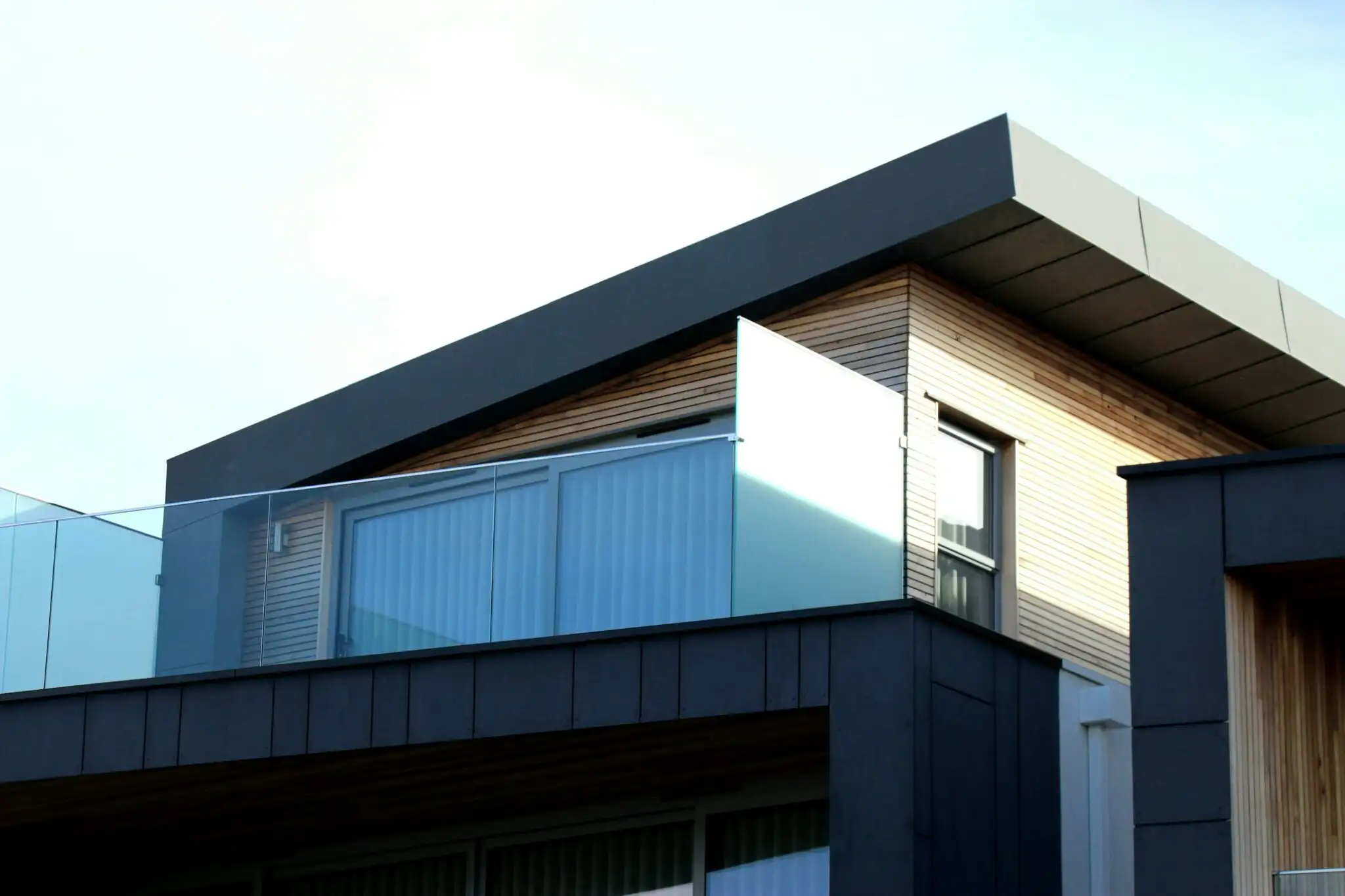 Modern Flat Roofing. Cambridge Roofing Repairs - Roof Installations